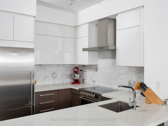 1505 - 168 King St E