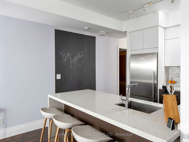 1505 - 168 King St E