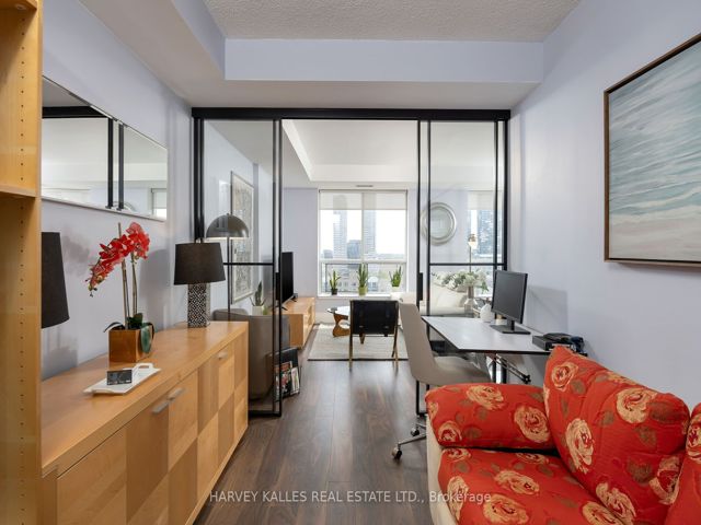 1505 - 168 King St E