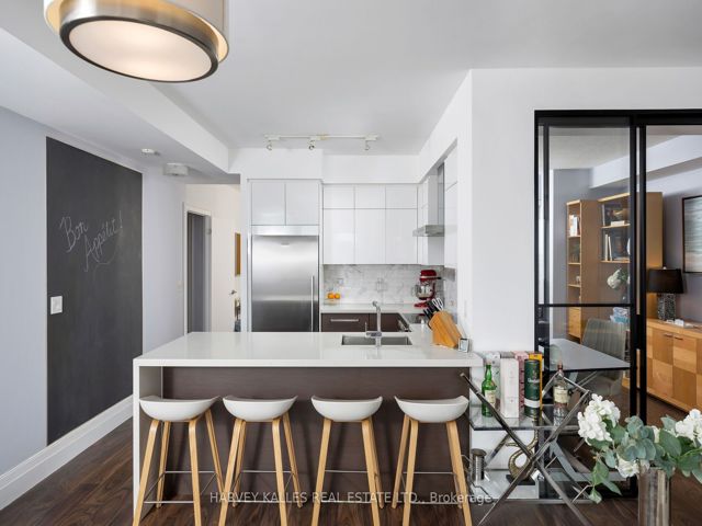 1505 - 168 King St E