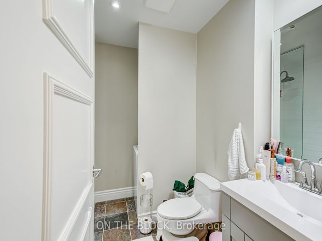 309E - 500 Queens Quay W