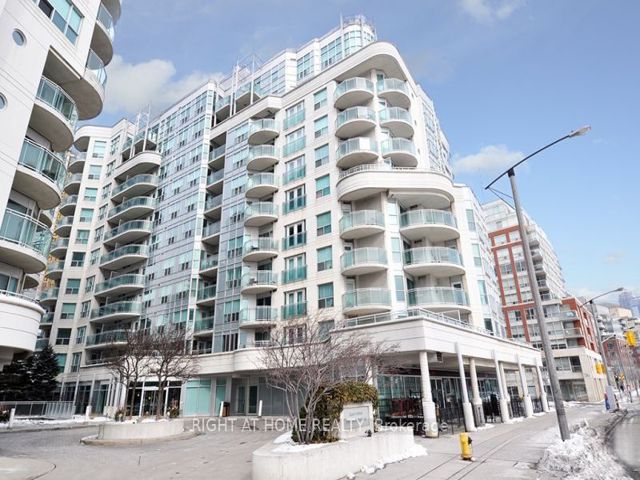 219 - 600 Queens Quay W