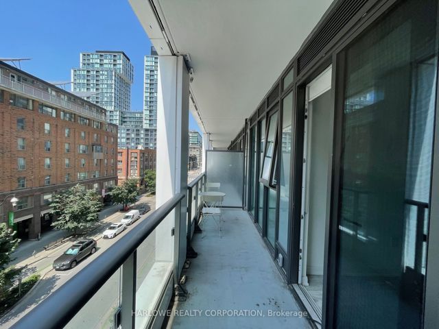 370 SW - 121 Lower Sherbourne St