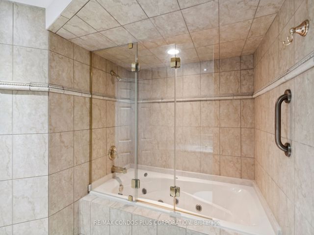 512 - 401 Queens Quay W