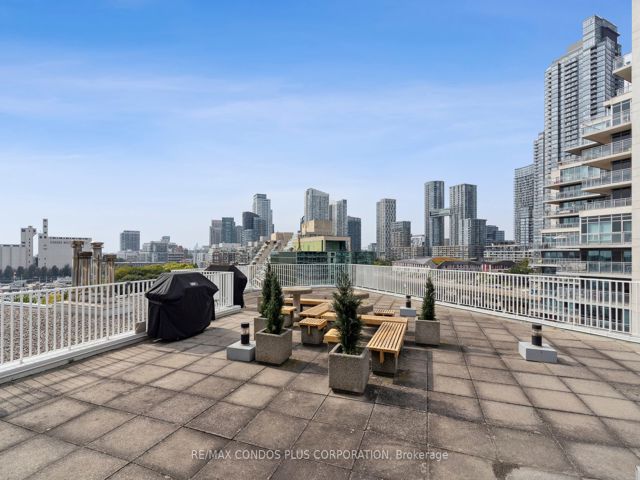512 - 401 Queens Quay W