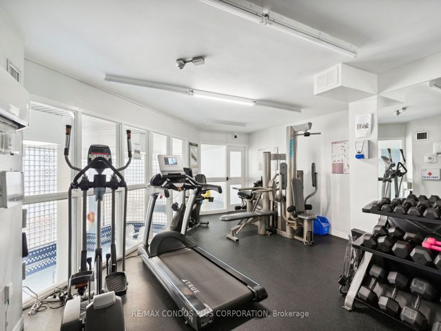 512 - 401 Queens Quay W