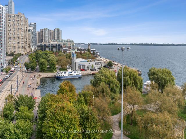 512 - 401 Queens Quay W