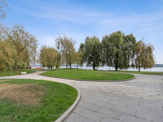 512 - 401 Queens Quay W