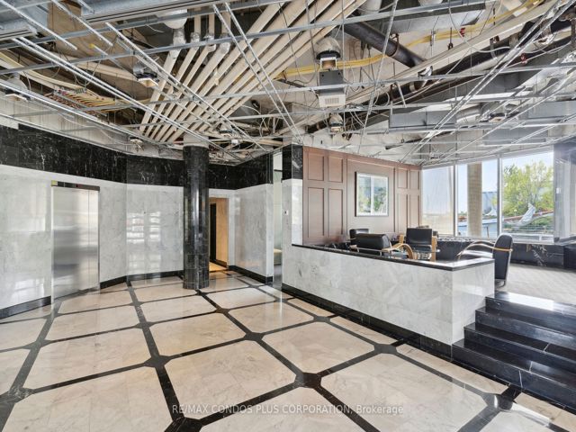 512 - 401 Queens Quay W