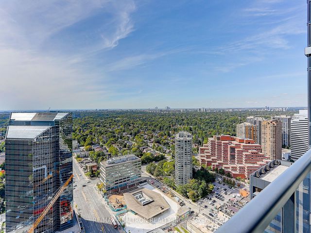 3218 - 5 Sheppard Ave E