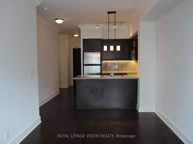 611 - 676 Sheppard Ave E