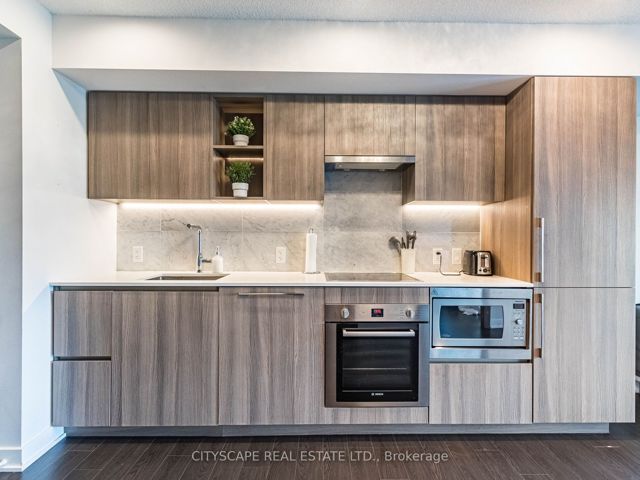 1509 - 17 Bathurst St