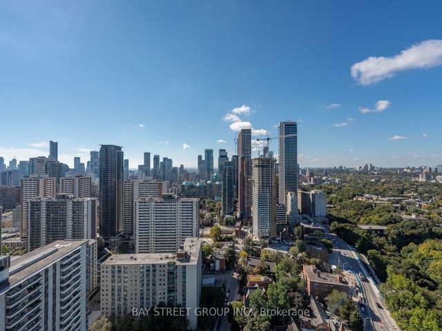 3310 - 575 Bloor St E