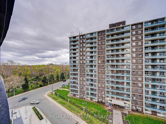 621 - 585 Bloor St E