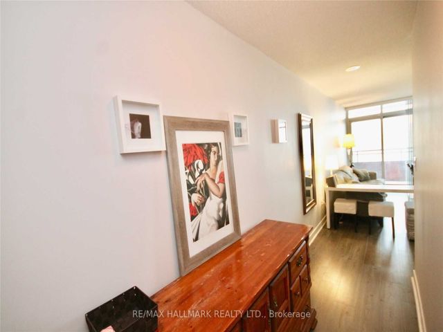 1118 - 4K Spadina Ave