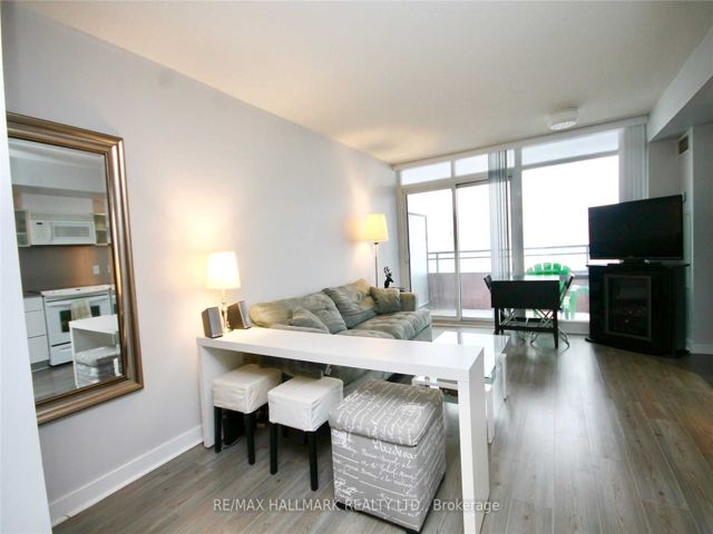 1118 - 4K Spadina Ave