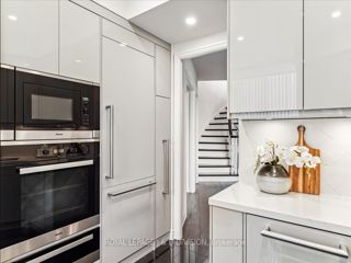 PH9 - 3800 Yonge St