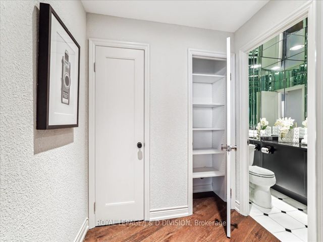 PH9 - 3800 Yonge St