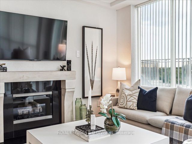 PH9 - 3800 Yonge St