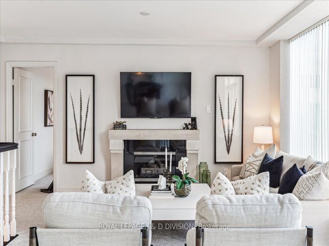PH9 - 3800 Yonge St