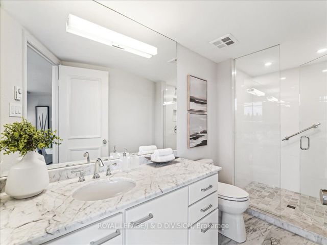 PH9 - 3800 Yonge St