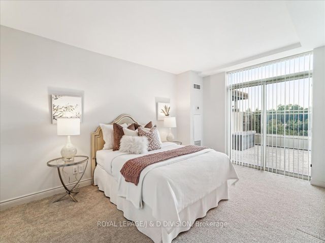 PH9 - 3800 Yonge St