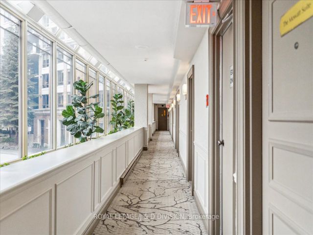 PH9 - 3800 Yonge St