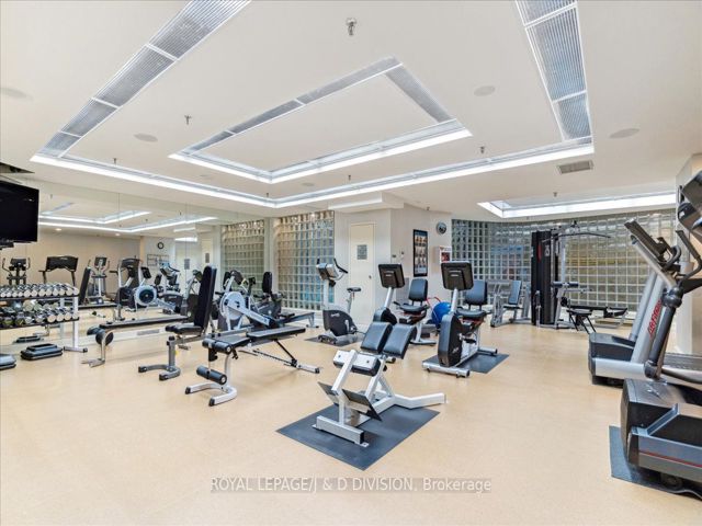 PH9 - 3800 Yonge St