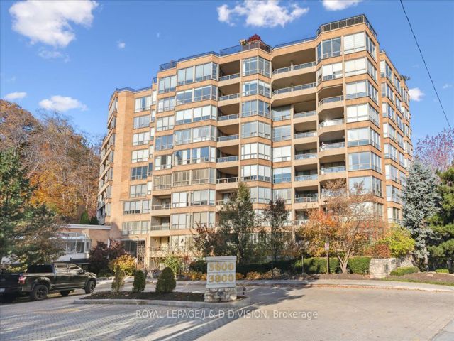 PH9 - 3800 Yonge St