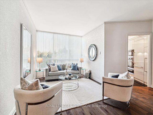 PH9 - 3800 Yonge St