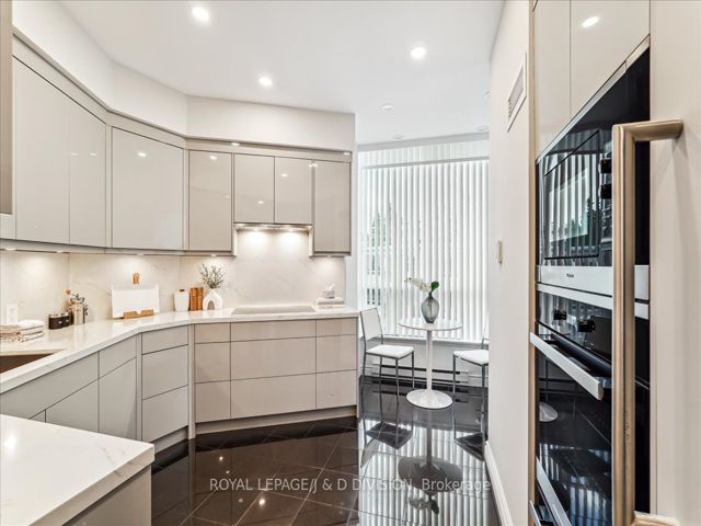 PH9 - 3800 Yonge St