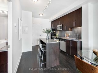 1705 - 1171 Queen St W