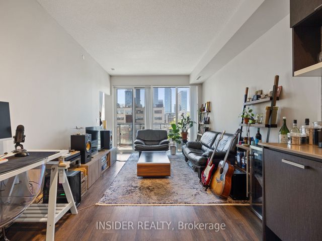 904 - 435 Richmond St W
