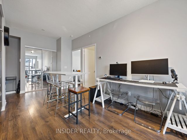 904 - 435 Richmond St W