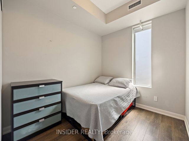 904 - 435 Richmond St W