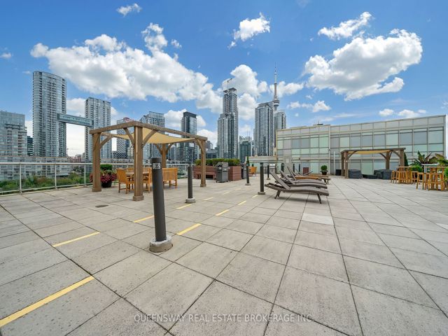 429 - 550 Queens Quay W