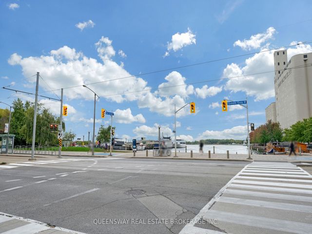 429 - 550 Queens Quay W