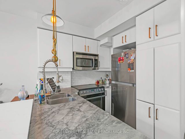 429 - 550 Queens Quay W