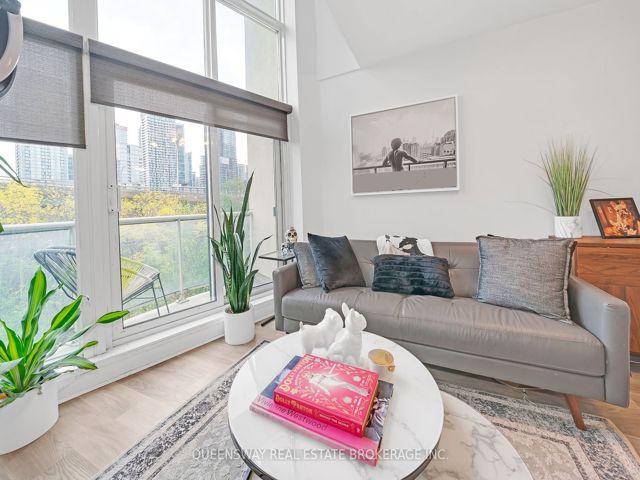 429 - 550 Queens Quay W