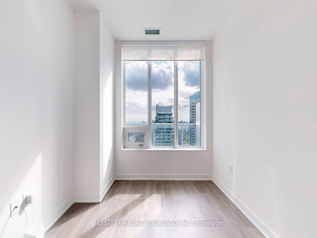 PH06 - 195 Redpath Ave