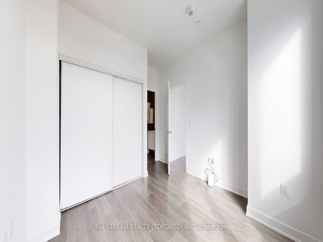 PH06 - 195 Redpath Ave