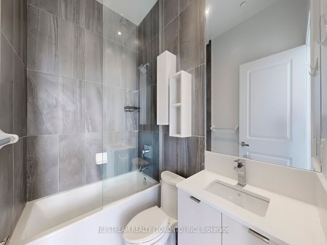 PH06 - 195 Redpath Ave