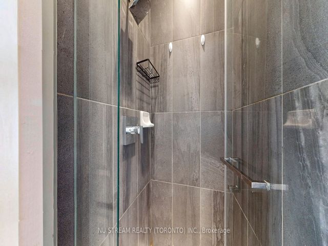 PH06 - 195 Redpath Ave