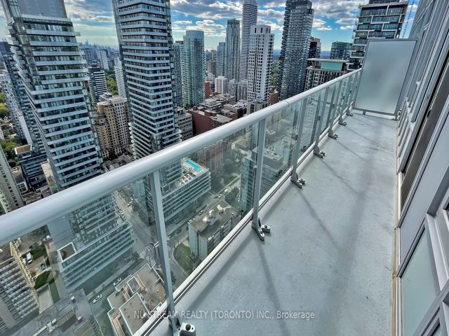 PH06 - 195 Redpath Ave