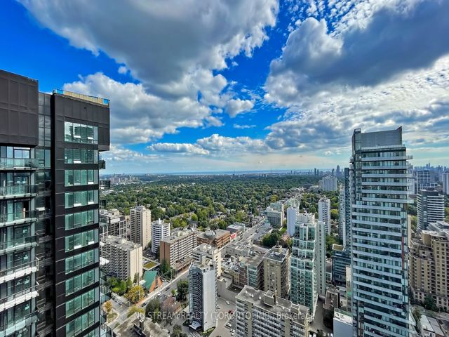 PH06 - 195 Redpath Ave
