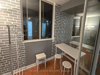 809 - 25 Grenville St