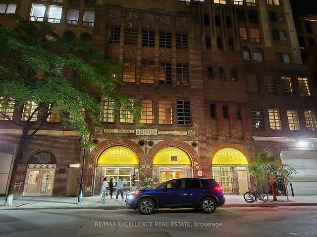 809 - 25 Grenville St