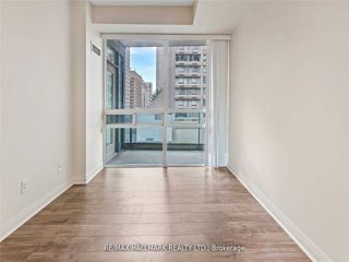 505 - 1121 Bay St