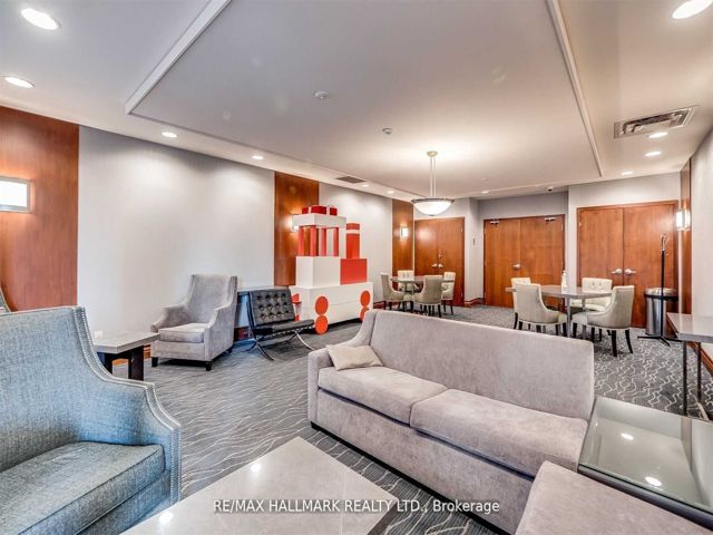 505 - 1121 Bay St