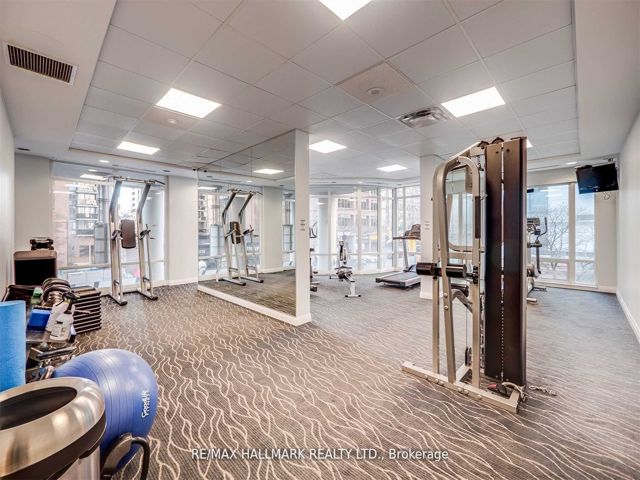 505 - 1121 Bay St